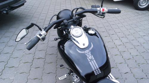 Yamaha XVS 650 - Fat Super-Black Bobber - Herzblut-Umbau